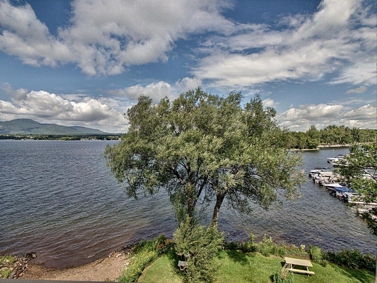 Location Tourisme Estrie - Oberge Du Village マゴグ エクステリア 写真
