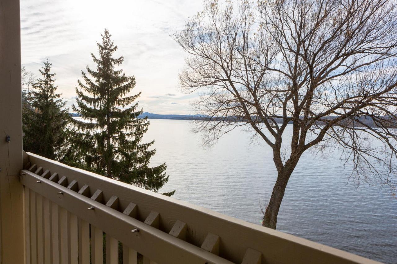 Location Tourisme Estrie - Oberge Du Village マゴグ エクステリア 写真