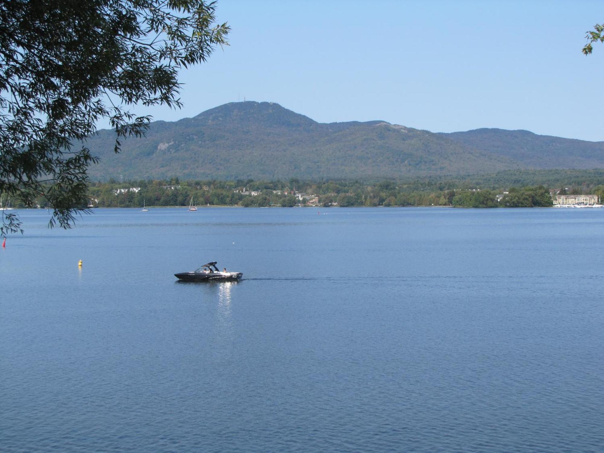Location Tourisme Estrie - Oberge Du Village マゴグ エクステリア 写真