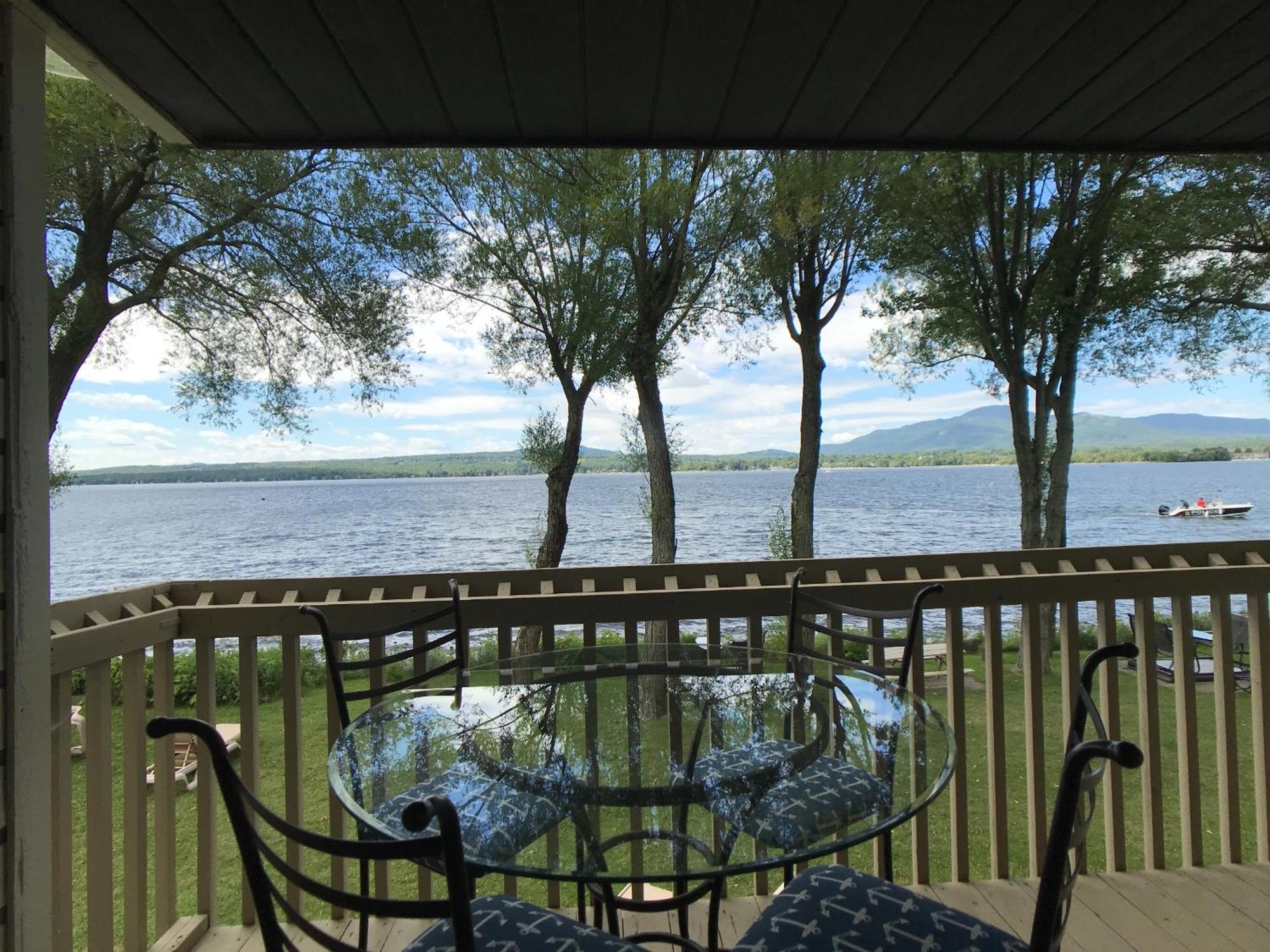 Location Tourisme Estrie - Oberge Du Village マゴグ エクステリア 写真
