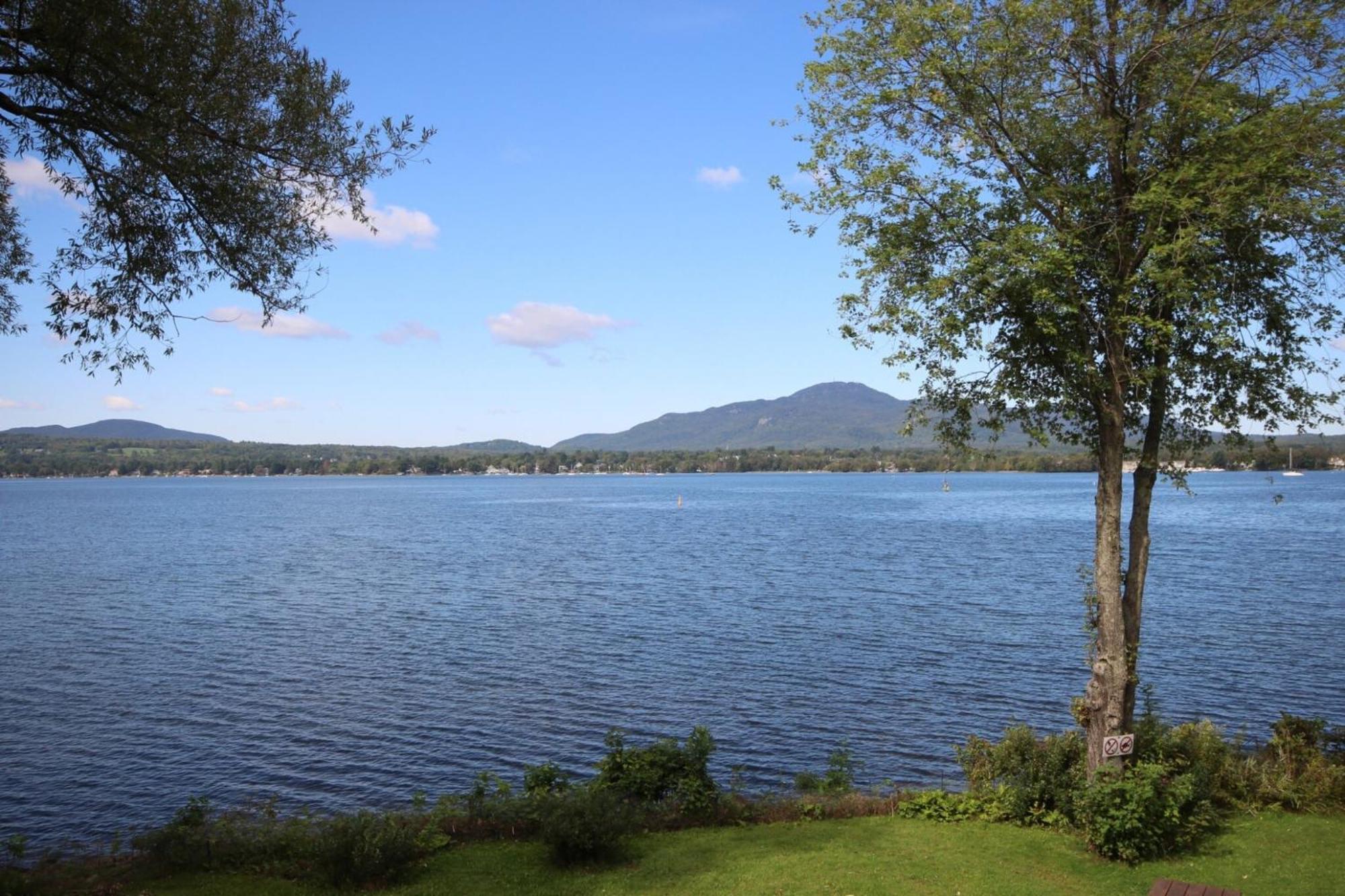 Location Tourisme Estrie - Oberge Du Village マゴグ エクステリア 写真